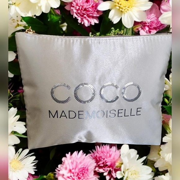 Chanel Coco Mademoiselle Cosmetic Case NWOT - Picture 1 of 10